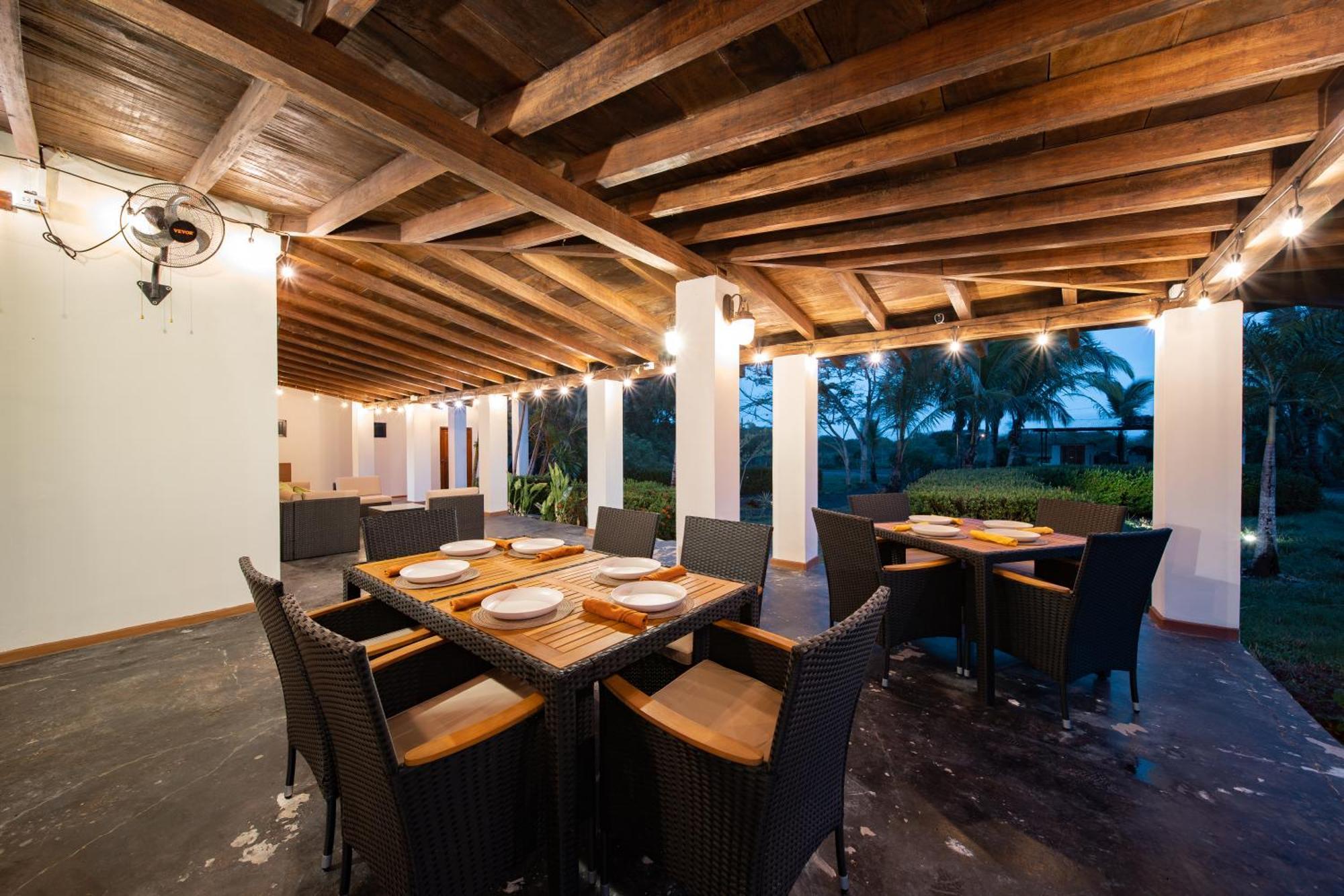 Zenquility Inn & Tavern Pedasi Town Экстерьер фото