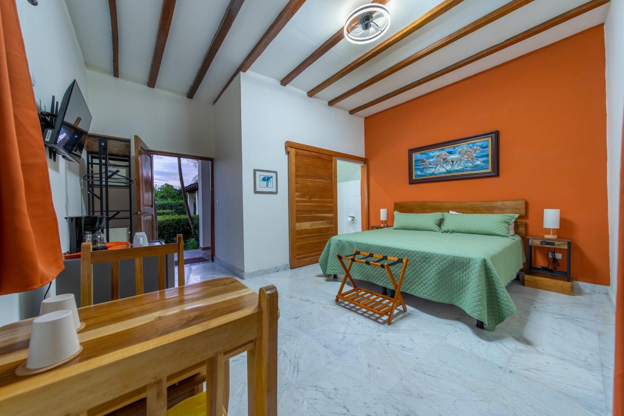 Zenquility Inn & Tavern Pedasi Town Экстерьер фото